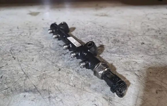 Fuel main line pipe