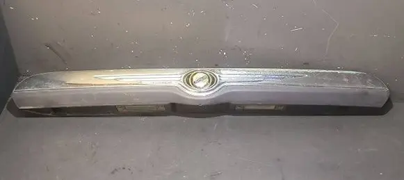 Chrysler Voyager Trunk door license plate light bar 