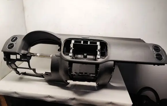 Volkswagen Golf Plus Dashboard 5M1857181C 5M1858296D