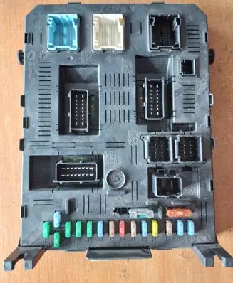 Peugeot 407 Comfort/convenience module 281133426A