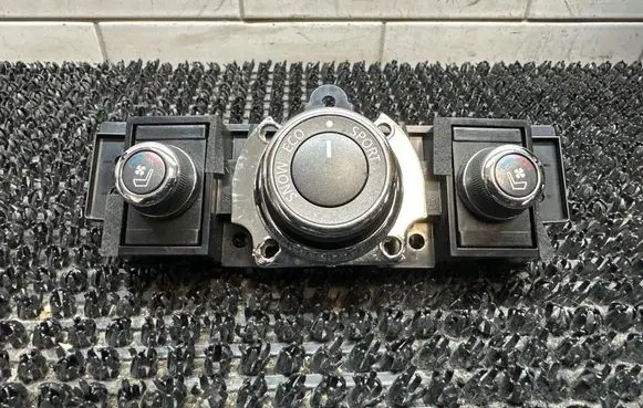 Infiniti Q70 Y51 Seat heating switch 