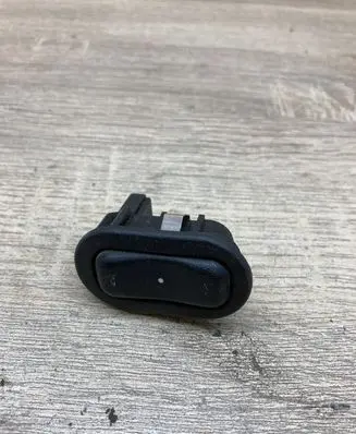 Opel Zafira A Electric window control switch 13363100