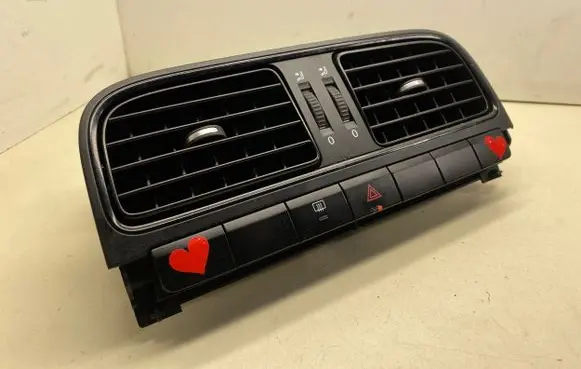 Volkswagen Polo V 6R Dash center air vent grill 6RF819728B 19112012 VW250