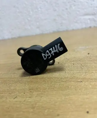 Mercedes-Benz C W202 Fuel pressure regulator A6110780149 D9746