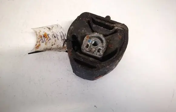 Engine mount bracket