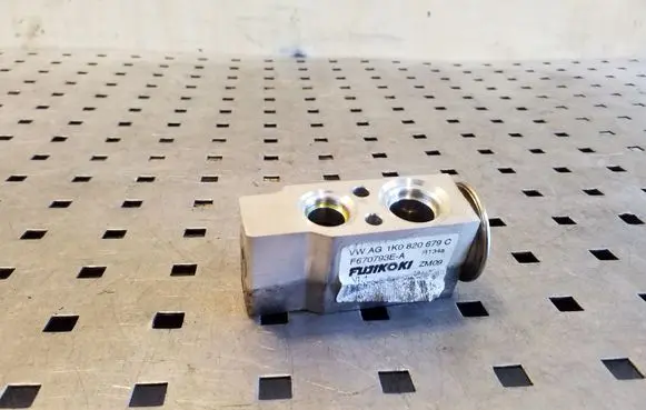 Air conditioning (A/C) expansion valve