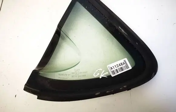 Seat Leon (1P) Rear side window 