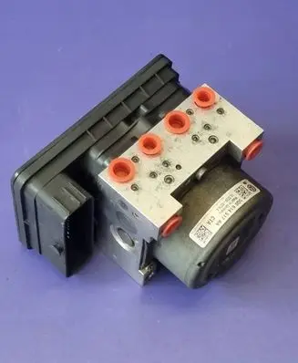 Volkswagen Golf VII ABS Pump 5Q0907379AB 5Q0614517AA