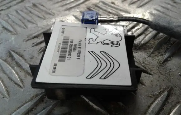 Peugeot 508 Aerial antenna amplifier 9666359980