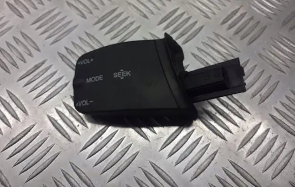 Ford Focus Multifunctional control switch/knob 3M5T-14K147-AC