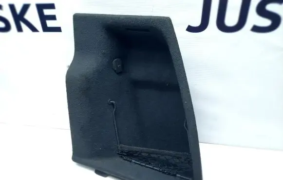 Trunk/boot lower side trim panel
