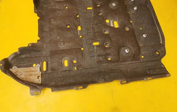 Honda HR-V Center/middle under tray cover 