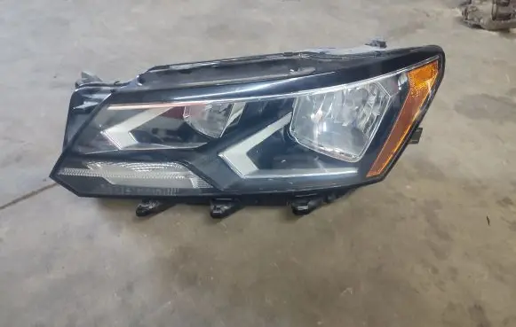 Volkswagen PASSAT B7 USA Headlight/headlamp