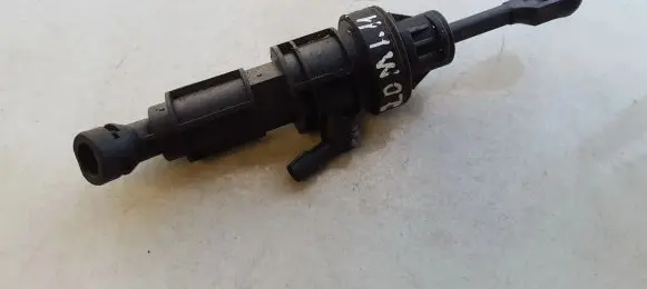Mitsubishi Lancer X Clutch master cylinder