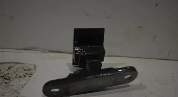 BMW 5 F10 F11 Front door lower hinge 