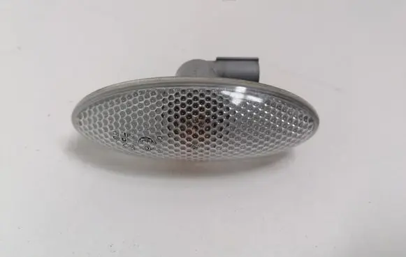 Toyota RAV 4 (XA30) Front fender indicator light 817300D030