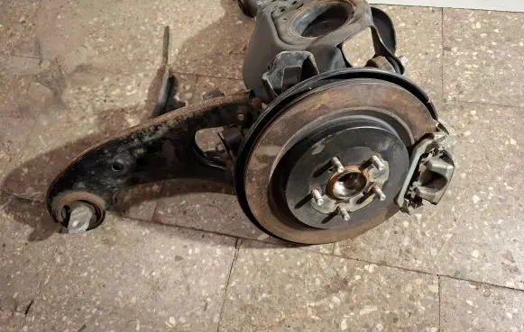 Lexus RX 450H Rear wheel hub spindle/knuckle R71R