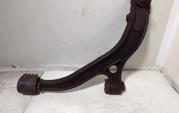 Chrysler Voyager Front lower control arm/wishbone
