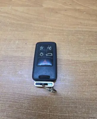 Volvo XC70 Ignition key/card 