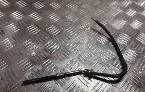 Mercedes-Benz C W203 Exhaust gas temperature sensor A0009058804