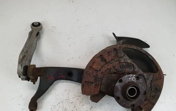 Volkswagen Phaeton Front wheel hub spindle knuckle