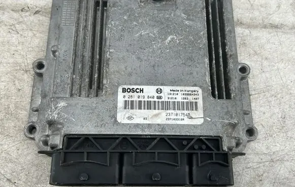 Opel Vivaro Engine control unit/module 0281019840 237103316R 237101754R