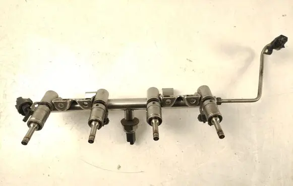 Peugeot 308 Fuel injectors set V75404398007 6PH2001