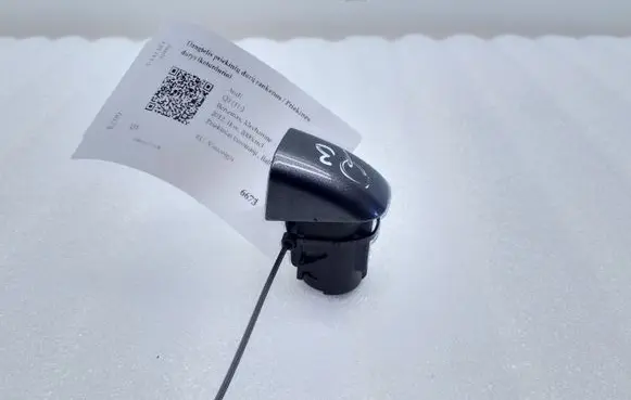 Audi Q3 8U Front door handle cover 8T0837167A