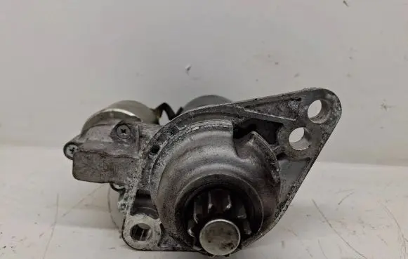 Volkswagen Golf V Starter motor CZ90 0790