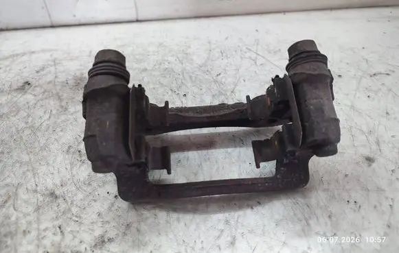 KIA Sportage Brake caliper pad carrier rear