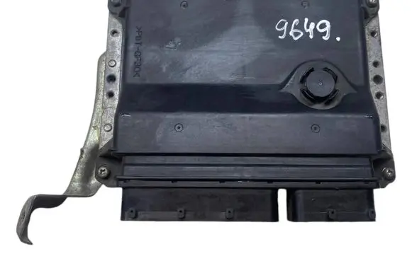 Toyota Auris 150 Engine control unit/module 8966102D81