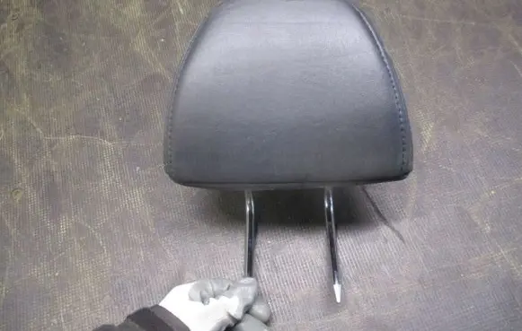 Mazda 5 Rear seat headrest 
