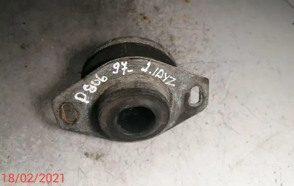 Peugeot 806 Engine mount bracket