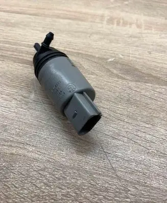 BMW 3 E90 E91 Headlight washer pump 6934159