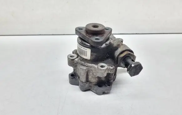 BMW 3 E90 E91 Power steering pump 7693974