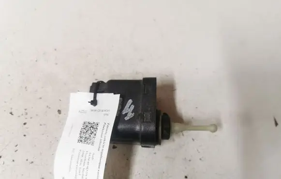 Audi A4 S4 B5 8D Headlight level adjustment motor 6K5941295