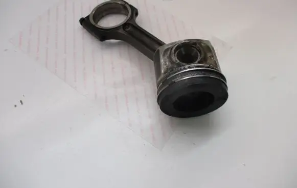 Renault Master III Piston with connecting rod M9T704