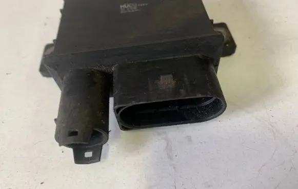 BMW 3 E90 E91 Glow plug pre-heat relay 132196