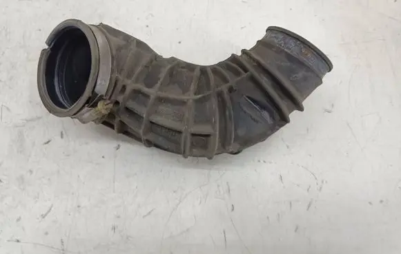 Saab 9-5 Turbo air intake inlet pipe/hose 55558781