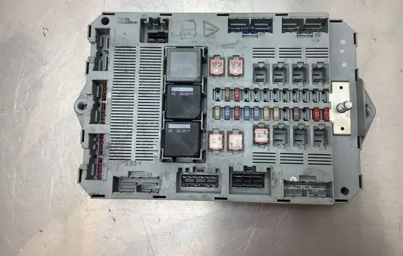 Jaguar XF X250 Fuse module 7140505340