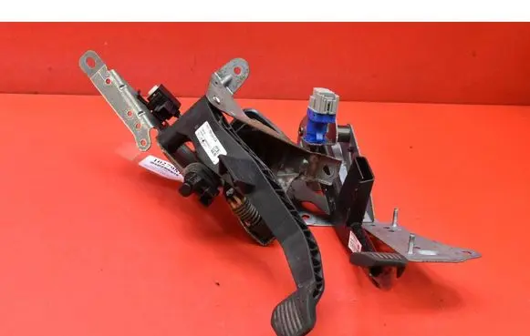 Ford Focus ST Accelerator throttle pedal EV61-7B633-CA