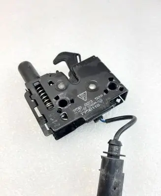 Porsche Macan (95B) Engine bonnet/hood lock/catch 95B823509A 124849129