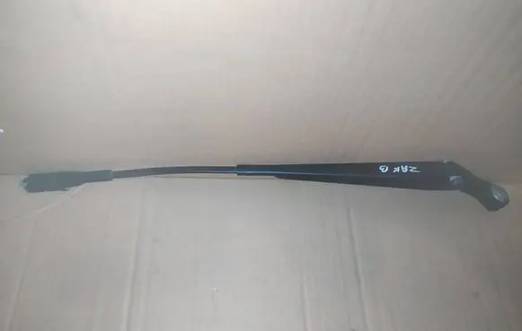 Opel Zafira B Front wiper blade arm 13145564