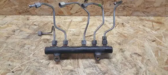 Volvo V60 Fuel main line pipe 9685297580