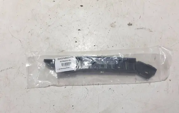 Toyota Yaris Front bumper mounting bracket PCR43031BL