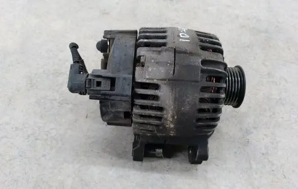 Skoda Octavia Mk2 (1Z) Generator/alternator 03C903023B