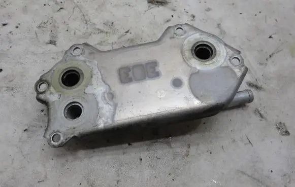 Toyota Verso Engine oil radiator KRIS235789
