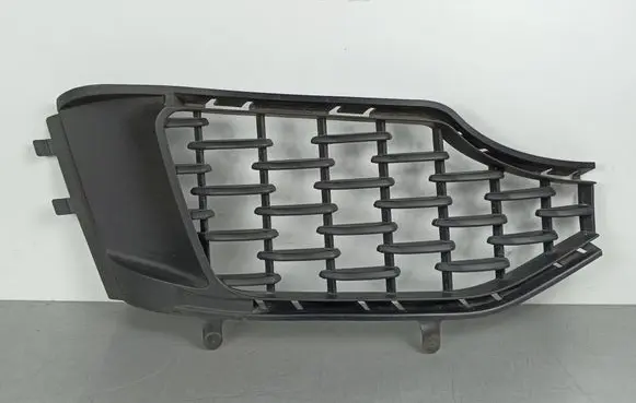 Maserati Levante ACC Distronic radar sensor grill/trim 70041952 F164