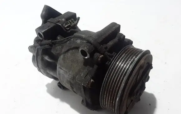 Volvo V70 Air conditioning (A/C) compressor (pump) 31369699