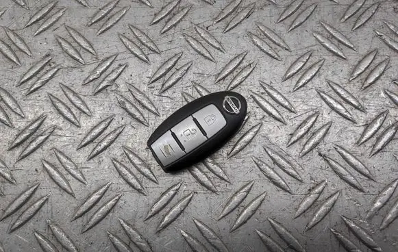 Nissan Qashqai Ignition key/card S180144102